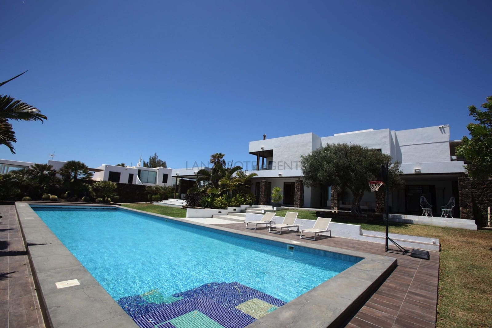 5 soverom Villa til salgs i Playa Blanca med garasje - € 2 200 000 (Ref: 6202982)