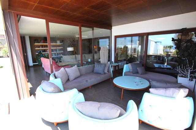 5 soverom Villa til salgs i Playa Blanca, Yaiza med garasje - € 2 200 000 (Ref: 6202982)