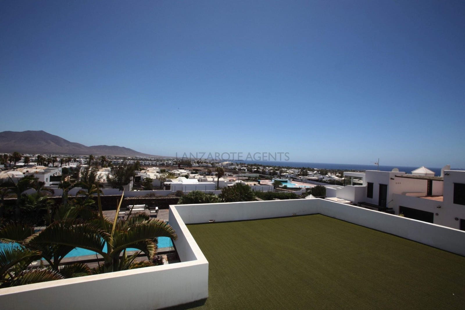 5 soverom Villa til salgs i Playa Blanca med garasje - € 2 200 000 (Ref: 6202982)