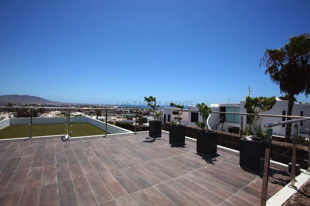 5 soverom Villa til salgs i Playa Blanca, Yaiza med garasje - € 2 200 000 (Ref: 6202982)