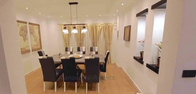 4 makuuhuone Huvila myytävänä paikassa Playa Blanca, Yaiza mukana uima-altaan - 1 690 000 € (Ref: 6618457)