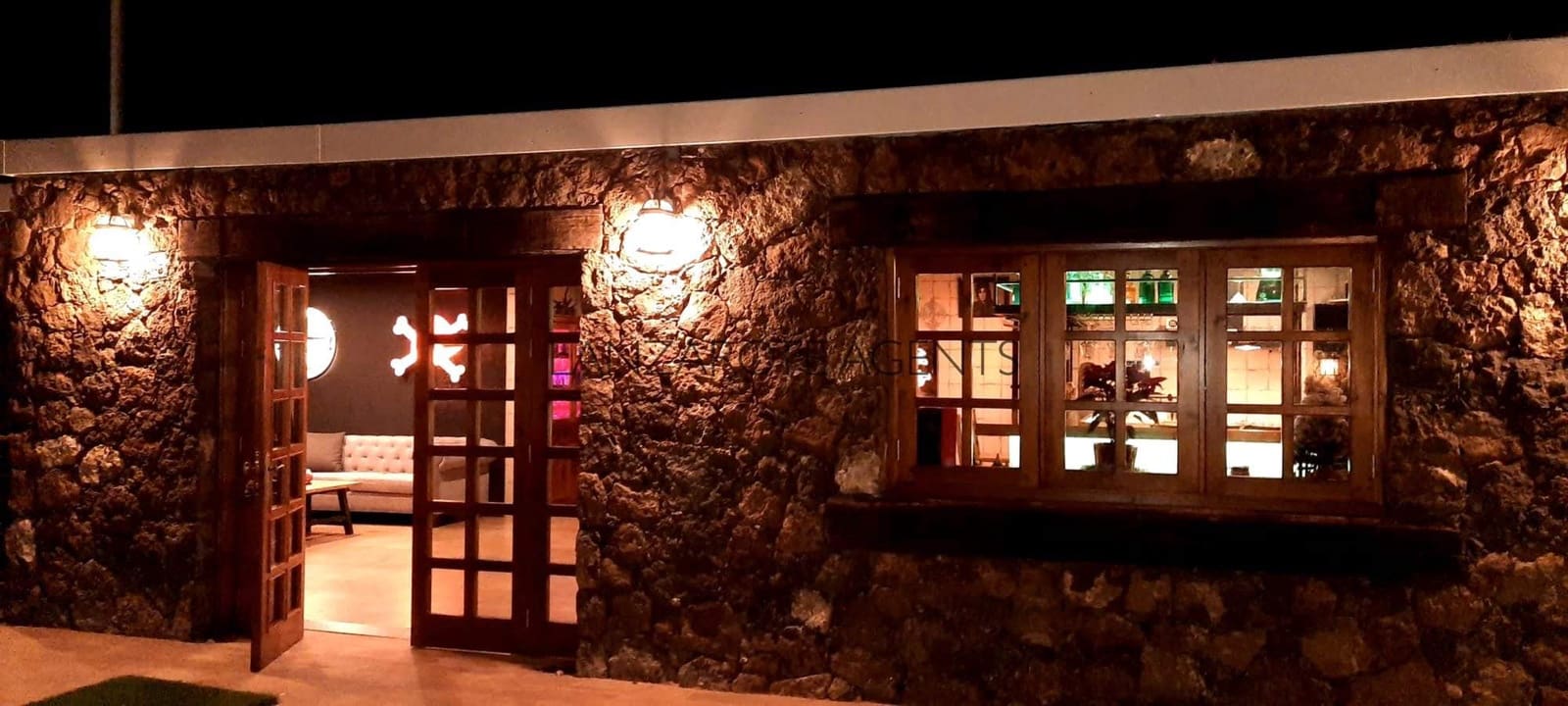 4 bedroom Villa for sale in Playa Blanca with pool - € 1,690,000 (Ref: 6618457)