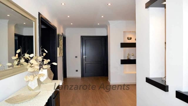 4 makuuhuone Huvila myytävänä paikassa Playa Blanca, Yaiza mukana uima-altaan - 1 690 000 € (Ref: 6618457)