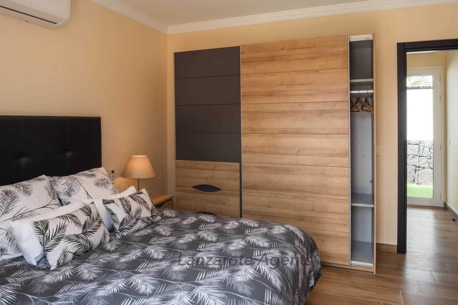 4 bedroom Villa for sale in Playa Blanca with pool - € 1,690,000 (Ref: 6618457)