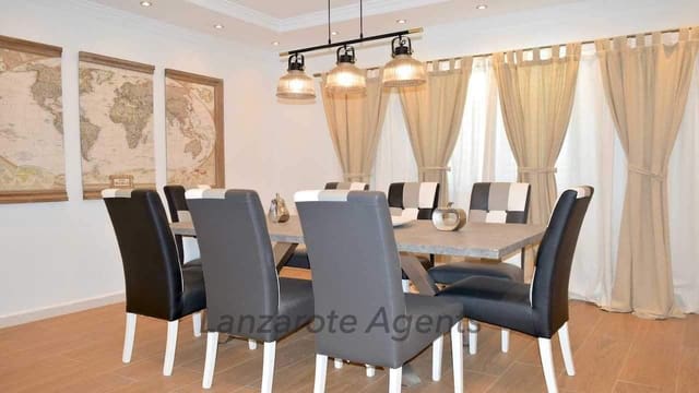 4 makuuhuone Huvila myytävänä paikassa Playa Blanca, Yaiza mukana uima-altaan - 1 690 000 € (Ref: 6618457)