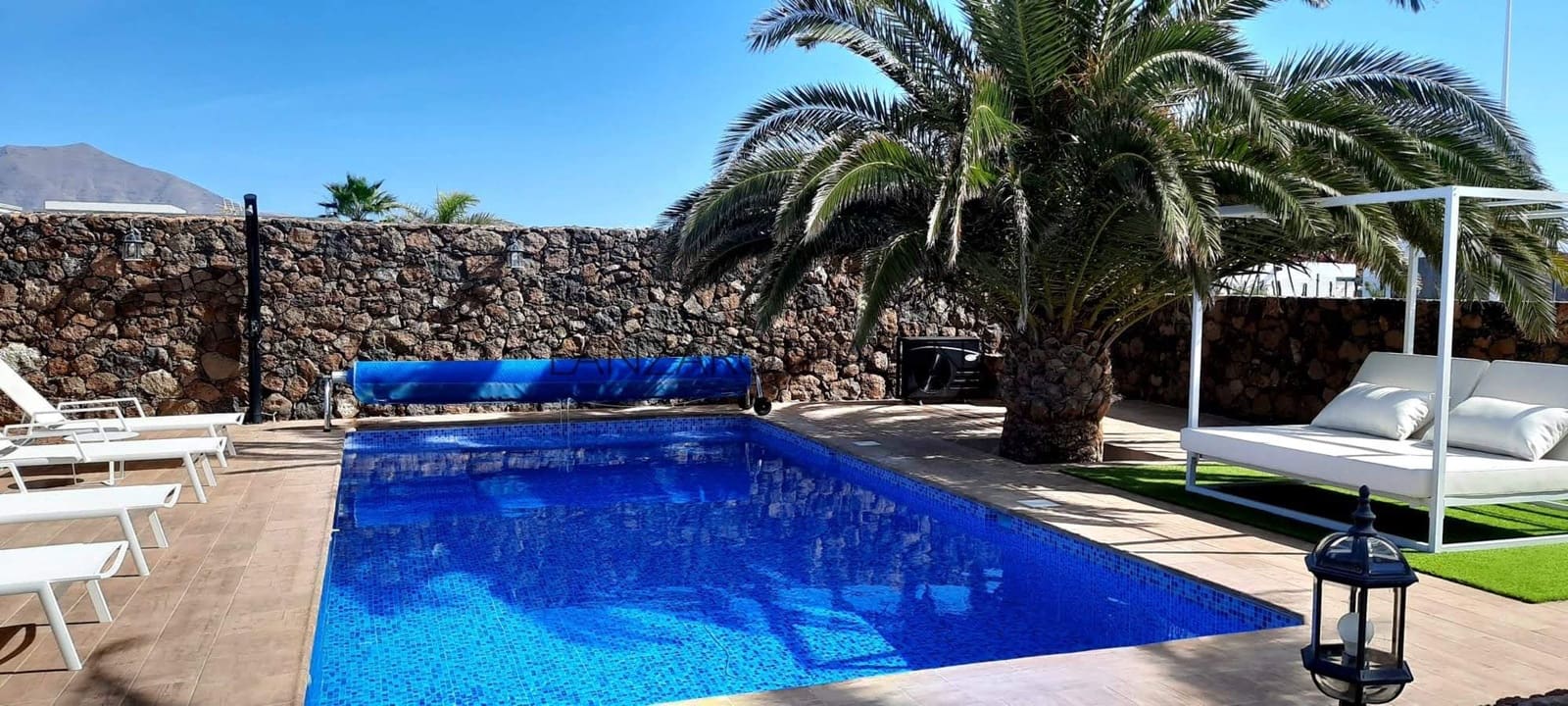 4 bedroom Villa for sale in Playa Blanca with pool - € 1,690,000 (Ref: 6618457)