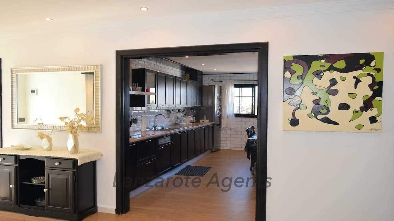 4 soverom Villa til salgs i Playa Blanca med svømmebasseng - € 1 690 000 (Ref: 6618457)