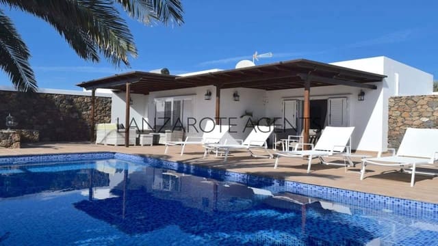 4 chambre Villa/Maison à vendre à Playa Blanca, Yaiza avec piscine - 1 690 000 € (Ref: 6618457)