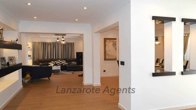 4 chambre Villa/Maison à vendre à Playa Blanca, Yaiza avec piscine - 1 690 000 € (Ref: 6618457)