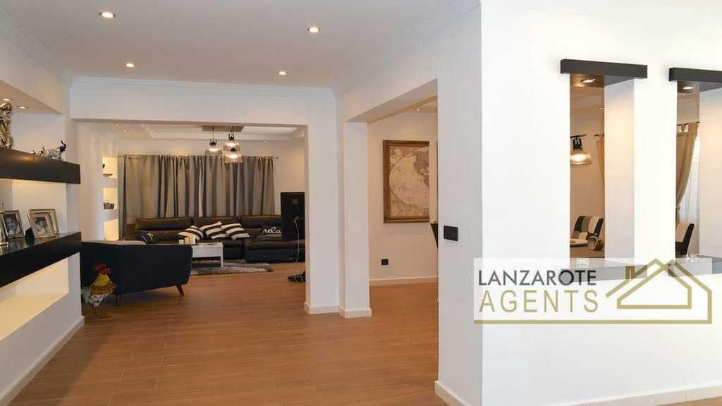 4 soverom Villa til salgs i Playa Blanca med svømmebasseng garasje - € 1 690 000 (Ref: 6618457)