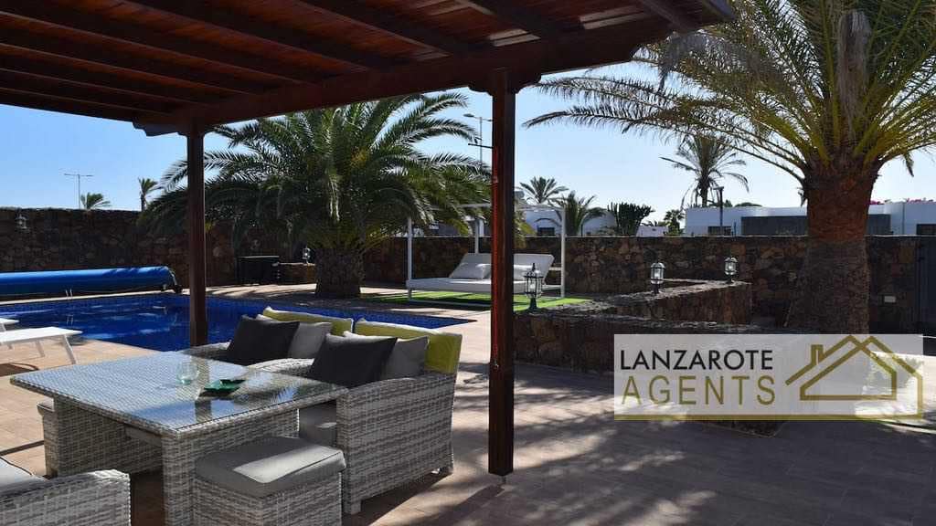 4 soverom Villa til salgs i Playa Blanca med svømmebasseng garasje - € 1 690 000 (Ref: 6618457)