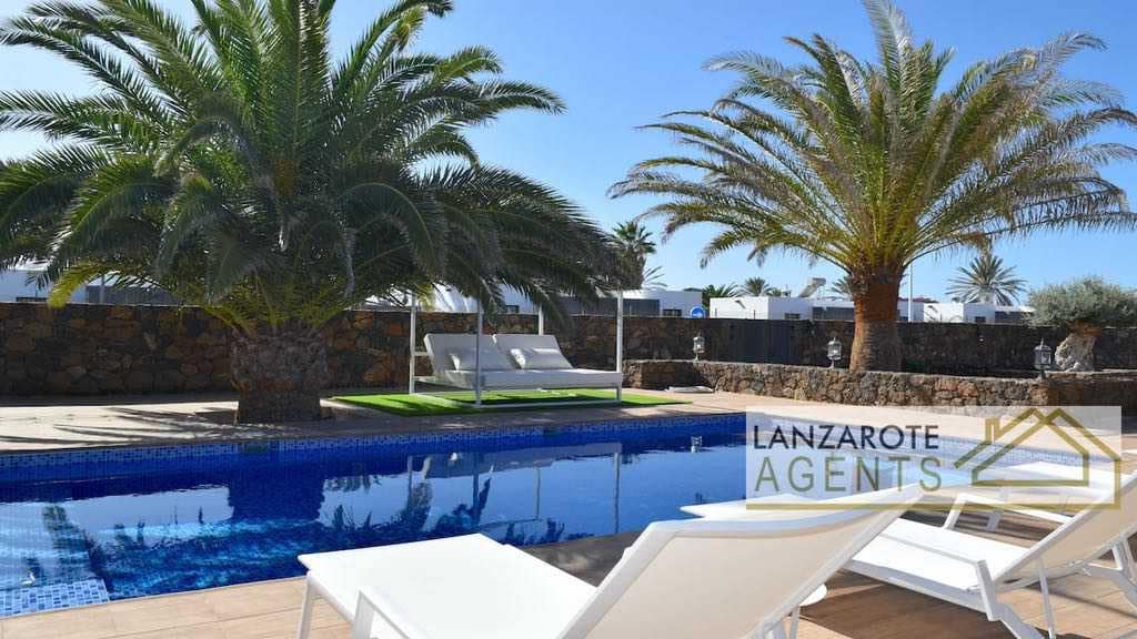 4 soverom Villa til salgs i Playa Blanca med svømmebasseng garasje - € 1 690 000 (Ref: 6618457)