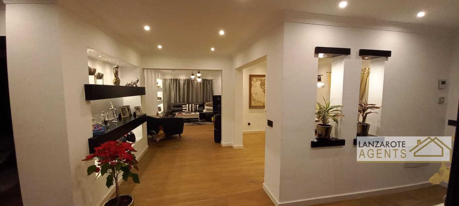 4 soverom Villa til salgs i Playa Blanca med svømmebasseng garasje - € 1 690 000 (Ref: 6618457)
