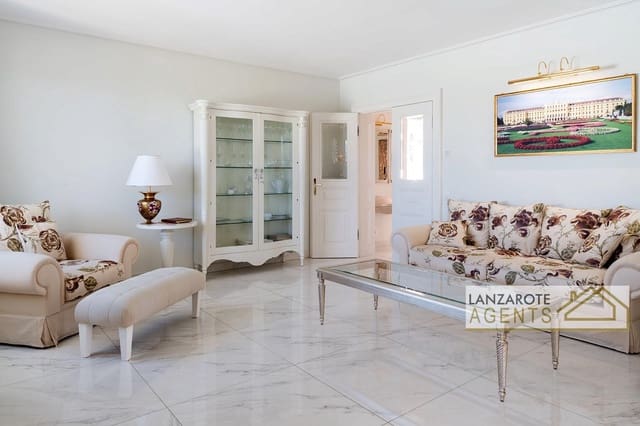 4 makuuhuone Huvila myytävänä paikassa Puerto Calero, Yaiza mukana uima-altaan 
autotalli - 2 400 000 € (Ref: 6651853)