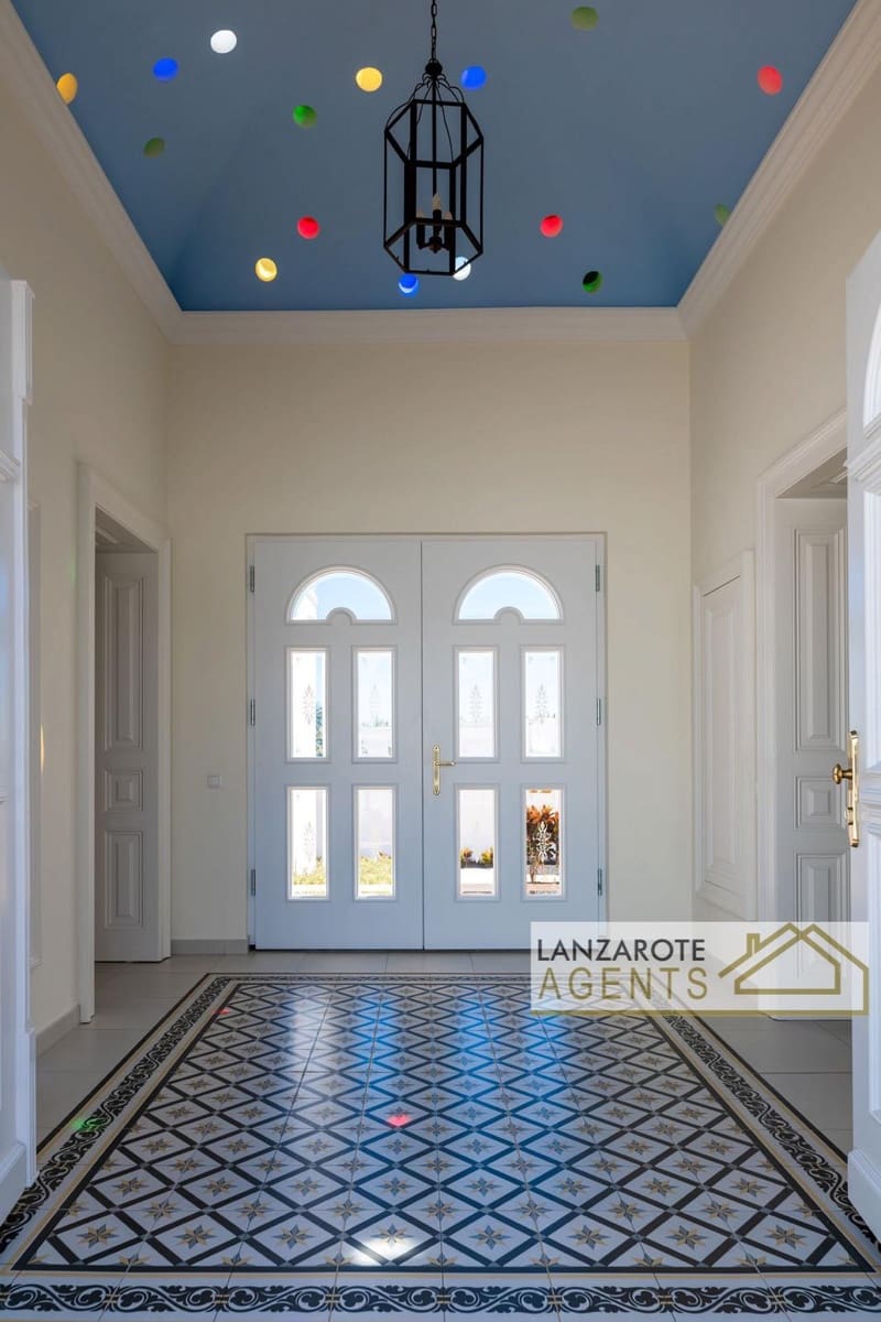 4 soverom Villa til salgs i Puerto Calero med svømmebasseng garasje - € 2 400 000 (Ref: 6651853)