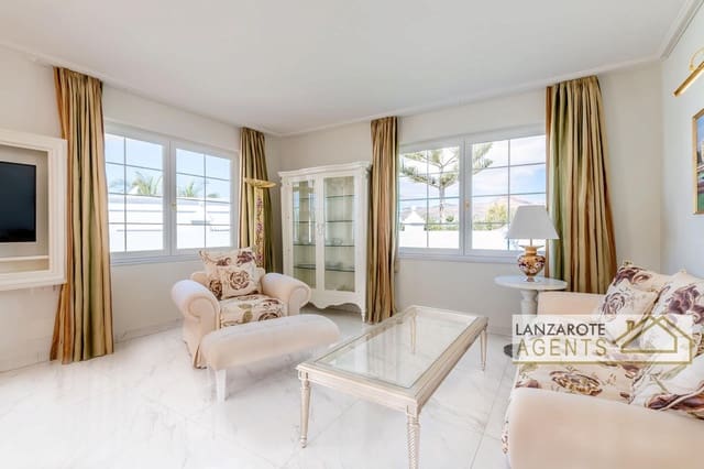 4 makuuhuone Huvila myytävänä paikassa Puerto Calero, Yaiza mukana uima-altaan 
autotalli - 2 400 000 € (Ref: 6651853)