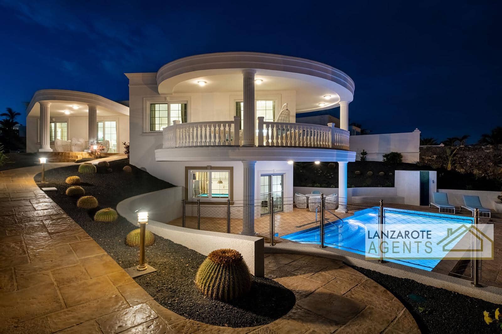 4 soverom Villa til salgs i Puerto Calero med svømmebasseng garasje - € 2 400 000 (Ref: 6651853)