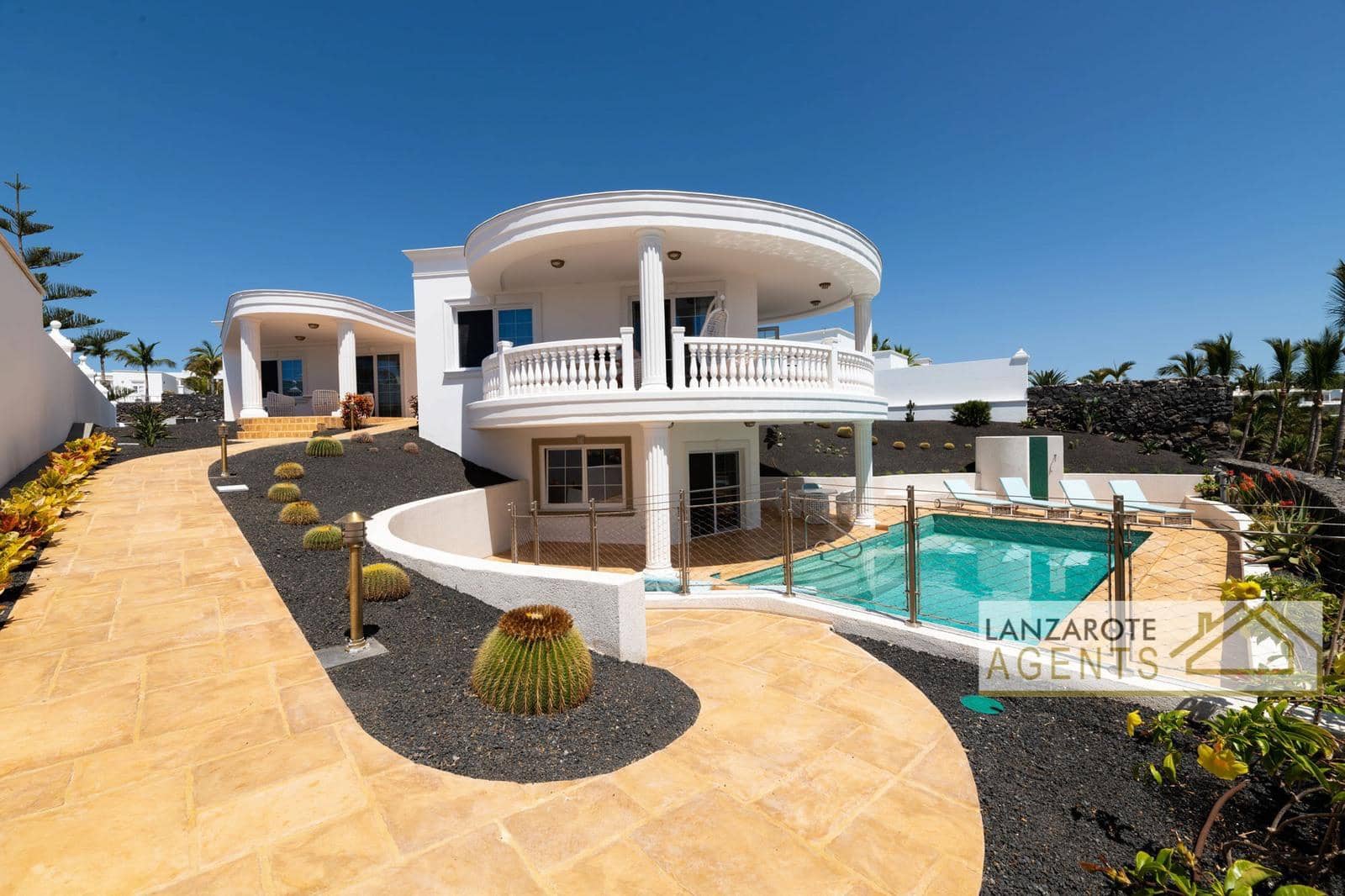 4 soverom Villa til salgs i Puerto Calero med svømmebasseng garasje - € 2 400 000 (Ref: 6651853)