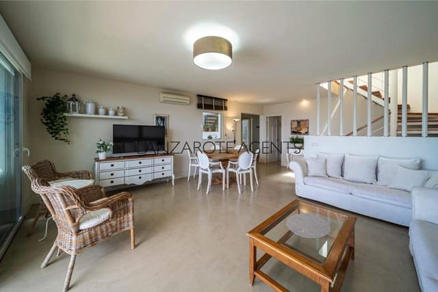 4 soveværelse Villa til salg i Puerto Calero, Yaiza med swimmingpool garage - € 1.470.000 (Ref: 6991649)