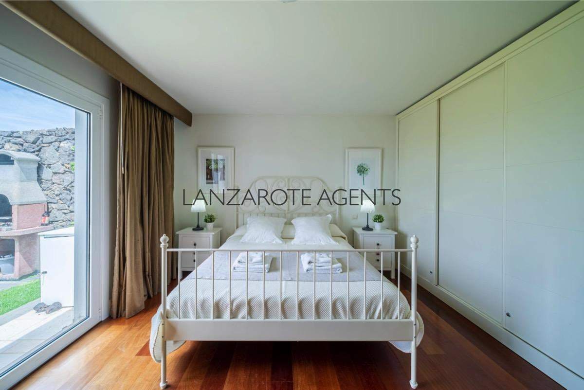 4 Zimmer Villa zu verkaufen in Puerto Calero mit Pool Garage - 1.470.000 € (Ref: 6991649)