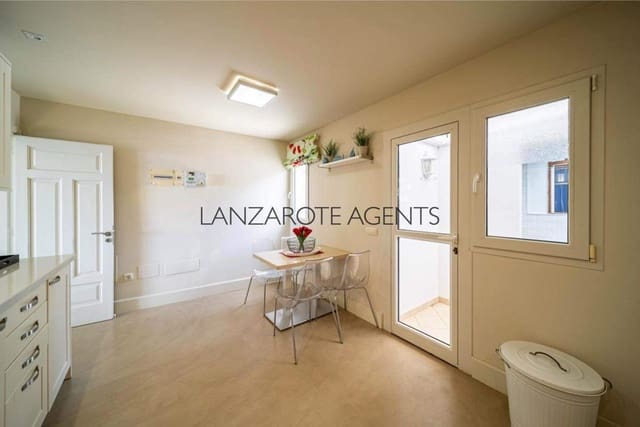 4 soveværelse Villa til salg i Puerto Calero, Yaiza med swimmingpool garage - € 1.470.000 (Ref: 6991649)