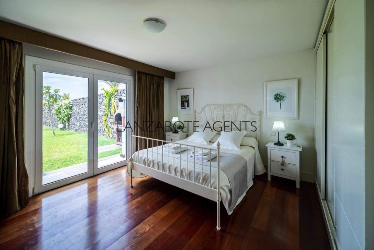 4 slaapkamer Villa te koop in Puerto Calero met zwembad garage - € 1.470.000 (Ref: 6991649)
