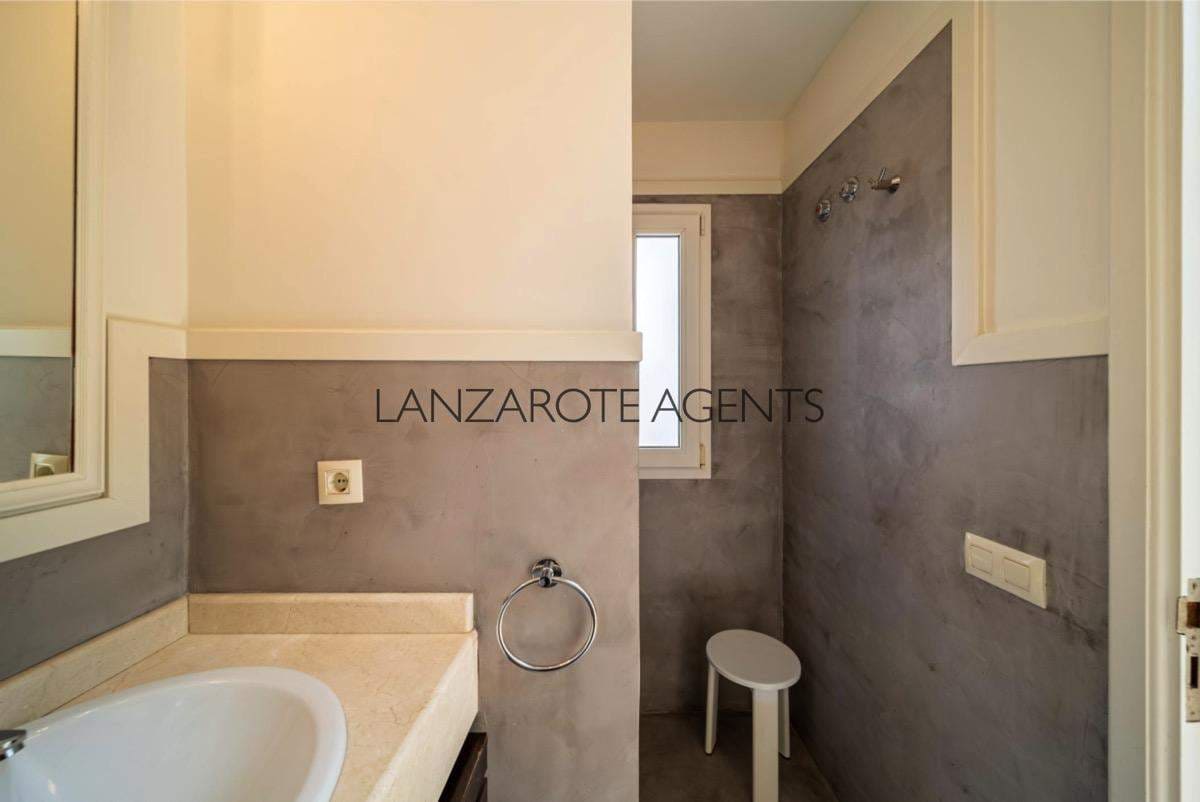 4 slaapkamer Villa te koop in Puerto Calero met zwembad garage - € 1.470.000 (Ref: 6991649)