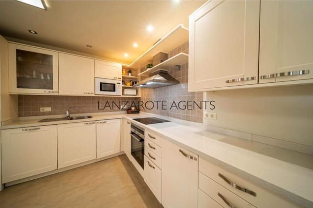 4 quarto Moradia para venda em Puerto Calero, Yaiza com piscina garagem - 1 470 000 € (Ref: 6991649)