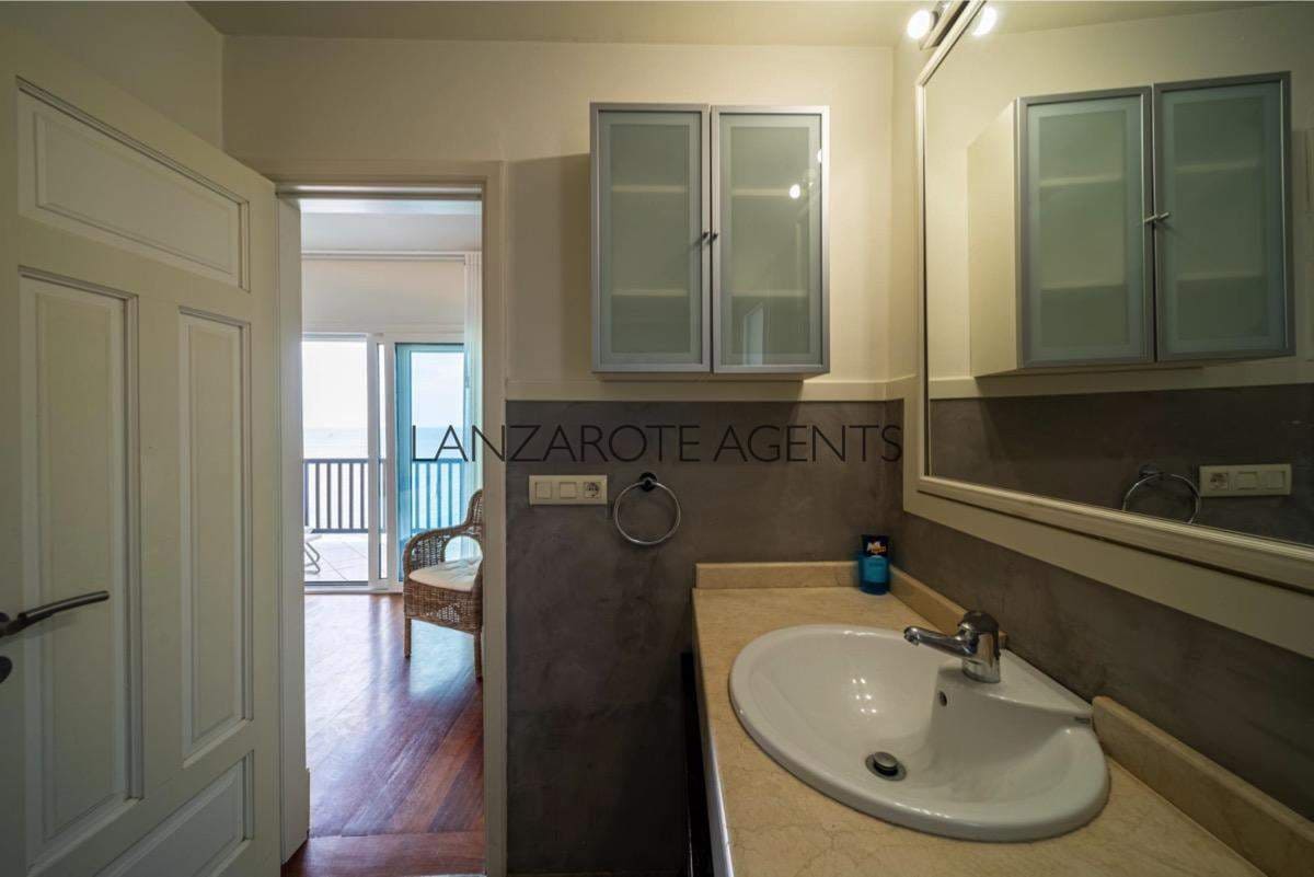 4 slaapkamer Villa te koop in Puerto Calero met zwembad garage - € 1.470.000 (Ref: 6991649)