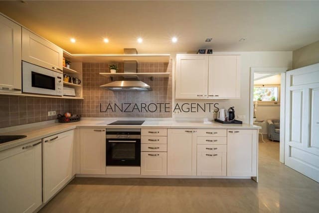 4 quarto Moradia para venda em Puerto Calero, Yaiza com piscina garagem - 1 470 000 € (Ref: 6991649)