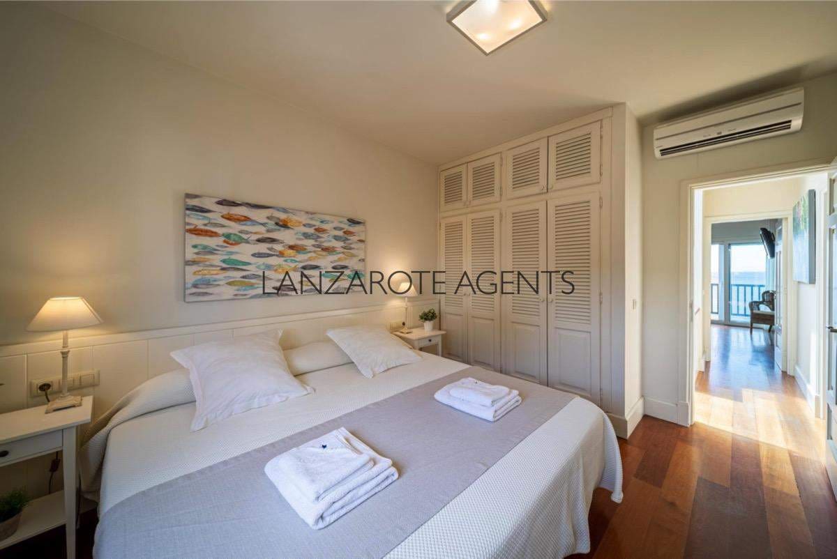 4 slaapkamer Villa te koop in Puerto Calero met zwembad garage - € 1.470.000 (Ref: 6991649)
