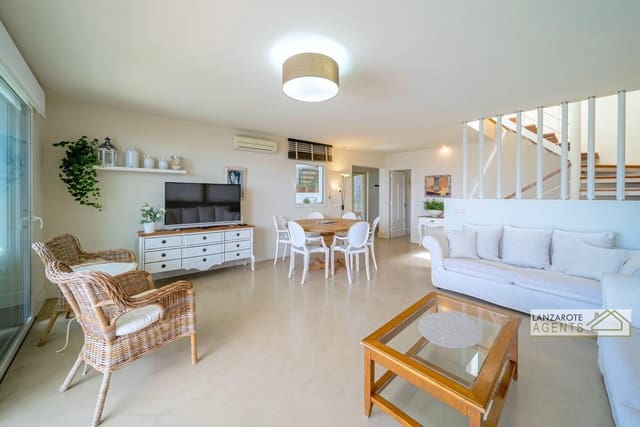 4 sovrum Villa till salu i Puerto Calero, Yaiza med pool garage - 1 470 000 € (Ref: 6991649)