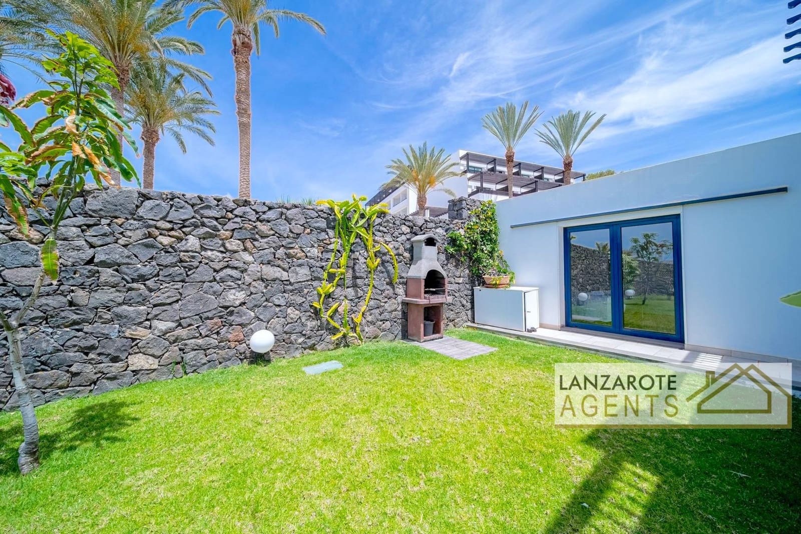 4 sovrum Villa till salu i Puerto Calero med pool garage - 1 470 000 € (Ref: 6991649)