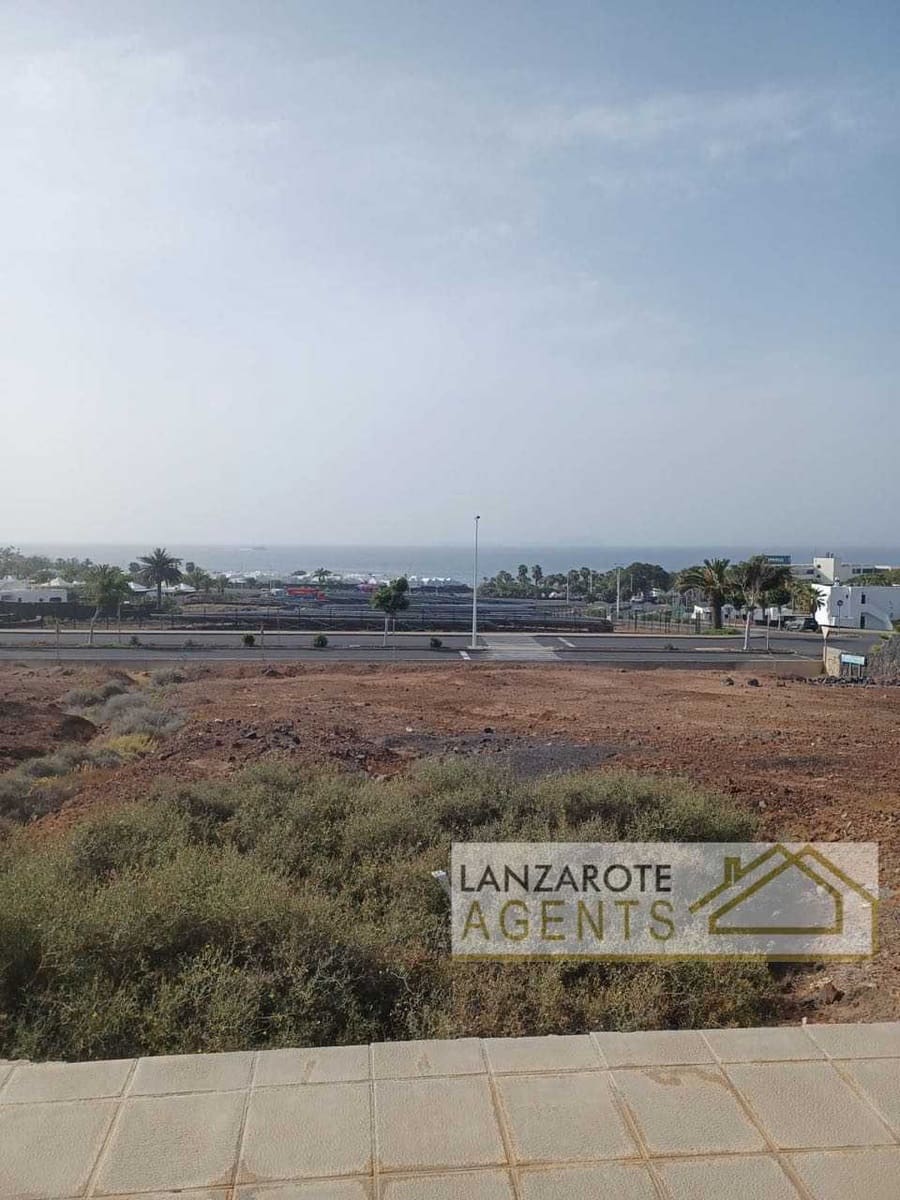 Villa te koop in Playa Blanca met zwembad garage - € 549.000 (Ref: 7095345)