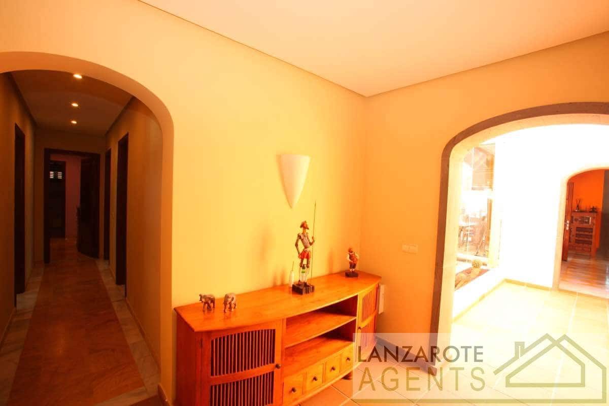 3 soveværelse Villa til salg i Playa Blanca - € 695.000 (Ref: 7308467)