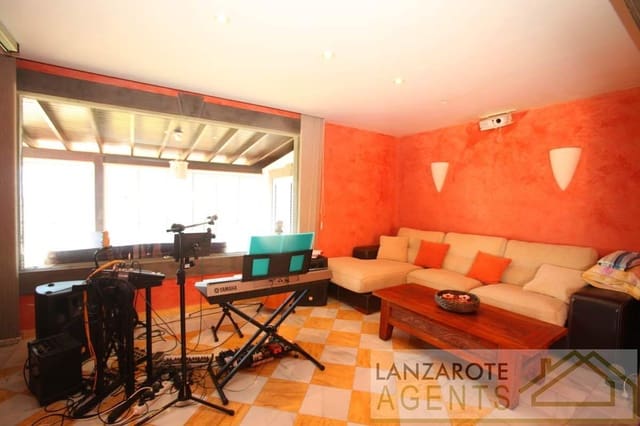 3 soveværelse Villa til salg i Playa Blanca, Yaiza - € 695.000 (Ref: 7308467)