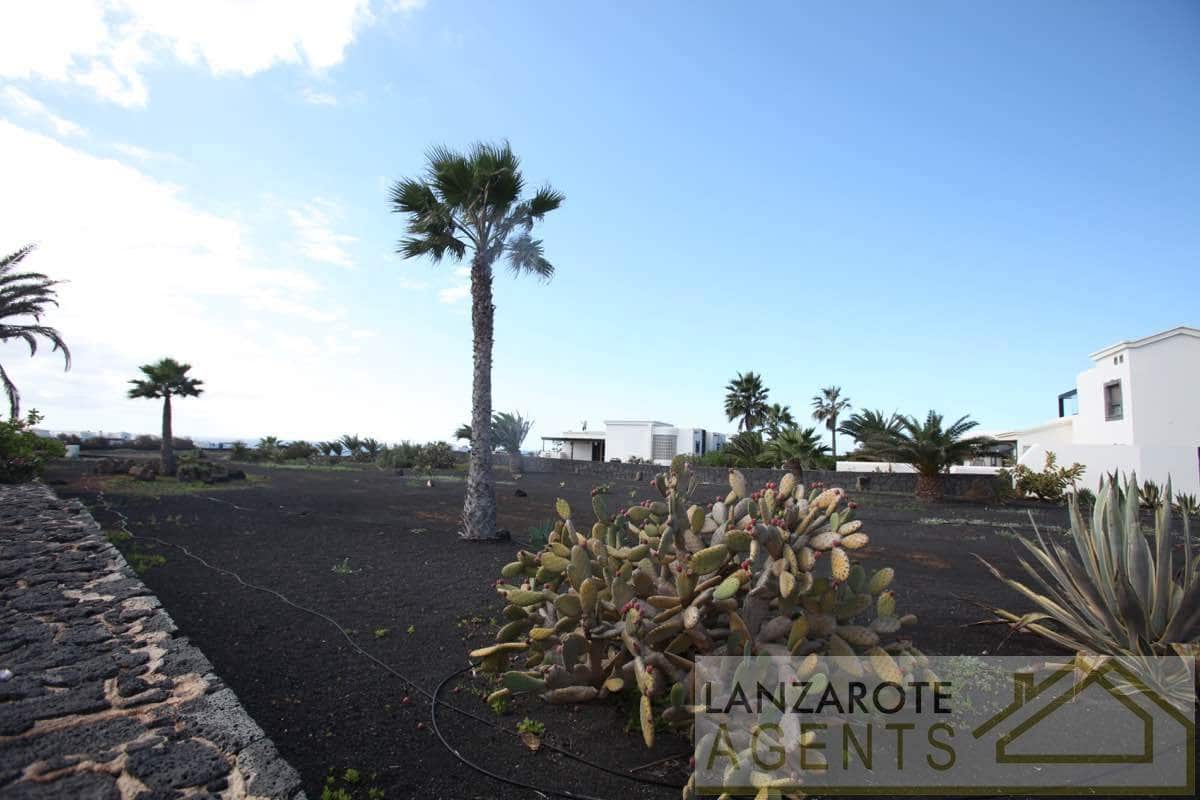 Chalet de 3 habitaciones en Playa Blanca en venta con piscina - 695.000 € (Ref: 7308467)