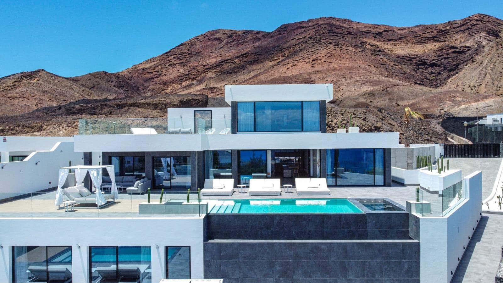 7 soveværelse Villa til salg i Playa Blanca med swimmingpool - € 3.075.000 (Ref: 7694851)