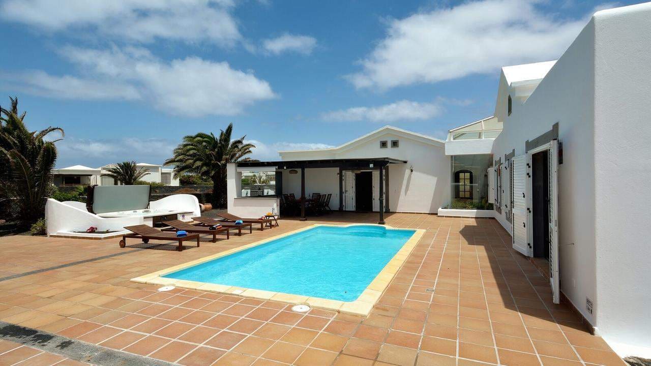 3 soverom Villa til salgs i Playa Blanca med svømmebasseng - € 799 000 (Ref: 7769762)