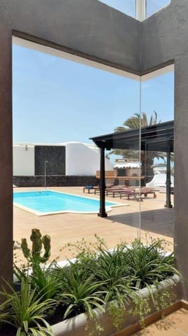 3 soveværelse Villa til salg i Playa Blanca, Yaiza med swimmingpool - € 799.000 (Ref: 7769762)