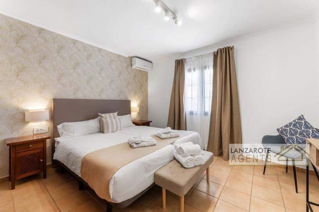 2 soveværelse Villa til salg i Playa Blanca, Yaiza - € 598.500 (Ref: 7769767)