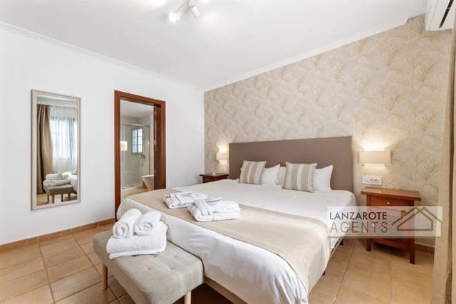 2 soveværelse Villa til salg i Playa Blanca, Yaiza - € 598.500 (Ref: 7769767)