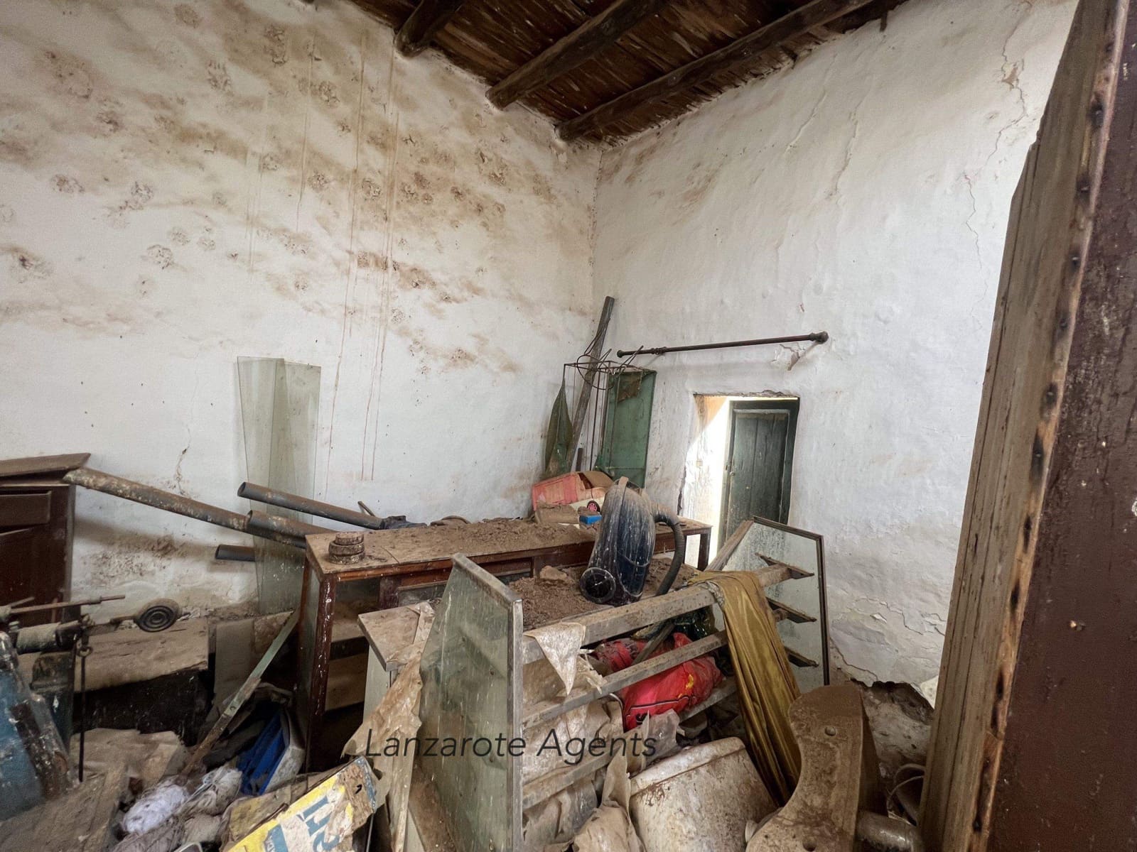 2 bedroom Villa for sale in Yaiza - € 295,000 (Ref: 7836197)