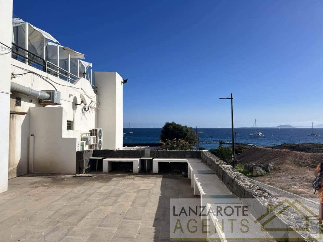 Commercieel te koop in Playa Blanca - € 236.000 (Ref: 7844422)