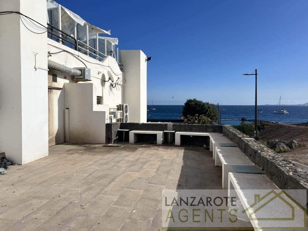 Commercieel te koop in Playa Blanca - € 236.000 (Ref: 7844422)