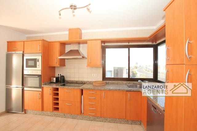 4 Zimmer Villa zu verkaufen in Playa Blanca, Yaiza mit Pool - 799.000 € (Ref: 7867085)