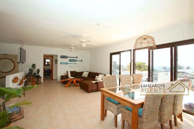 4 Zimmer Villa zu verkaufen in Playa Blanca, Yaiza mit Pool - 799.000 € (Ref: 7867085)