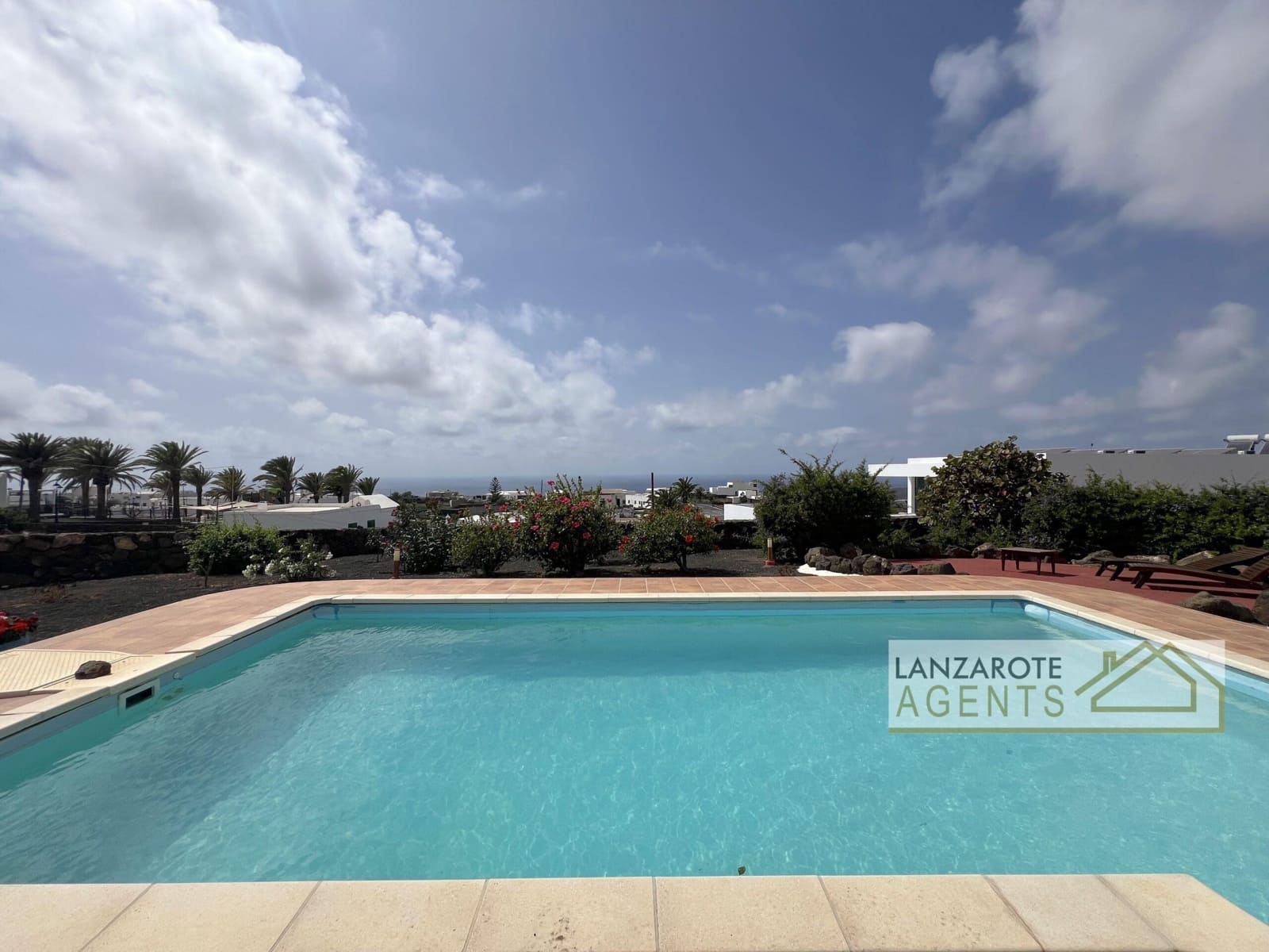 4 soverom Villa til salgs i Las Brenas med svømmebasseng - € 795 000 (Ref: 7971253)