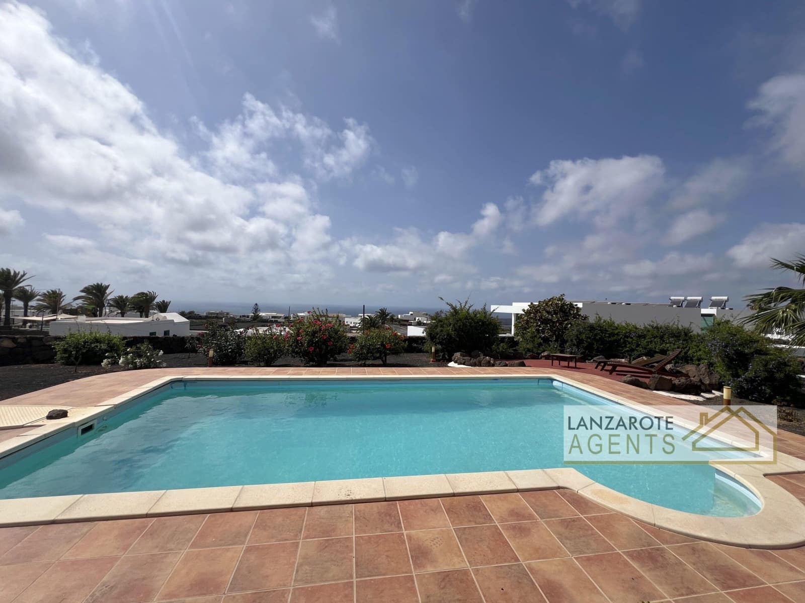 4 soverom Villa til salgs i Las Brenas med svømmebasseng - € 795 000 (Ref: 7971253)