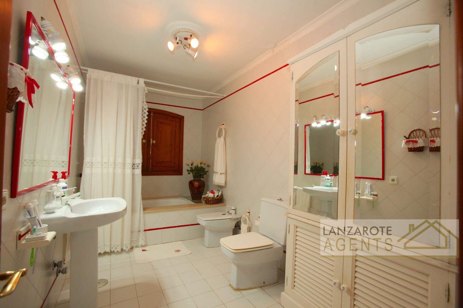 4 soveværelse Villa til salg i Macher med garage - € 850.000 (Ref: 8089962)